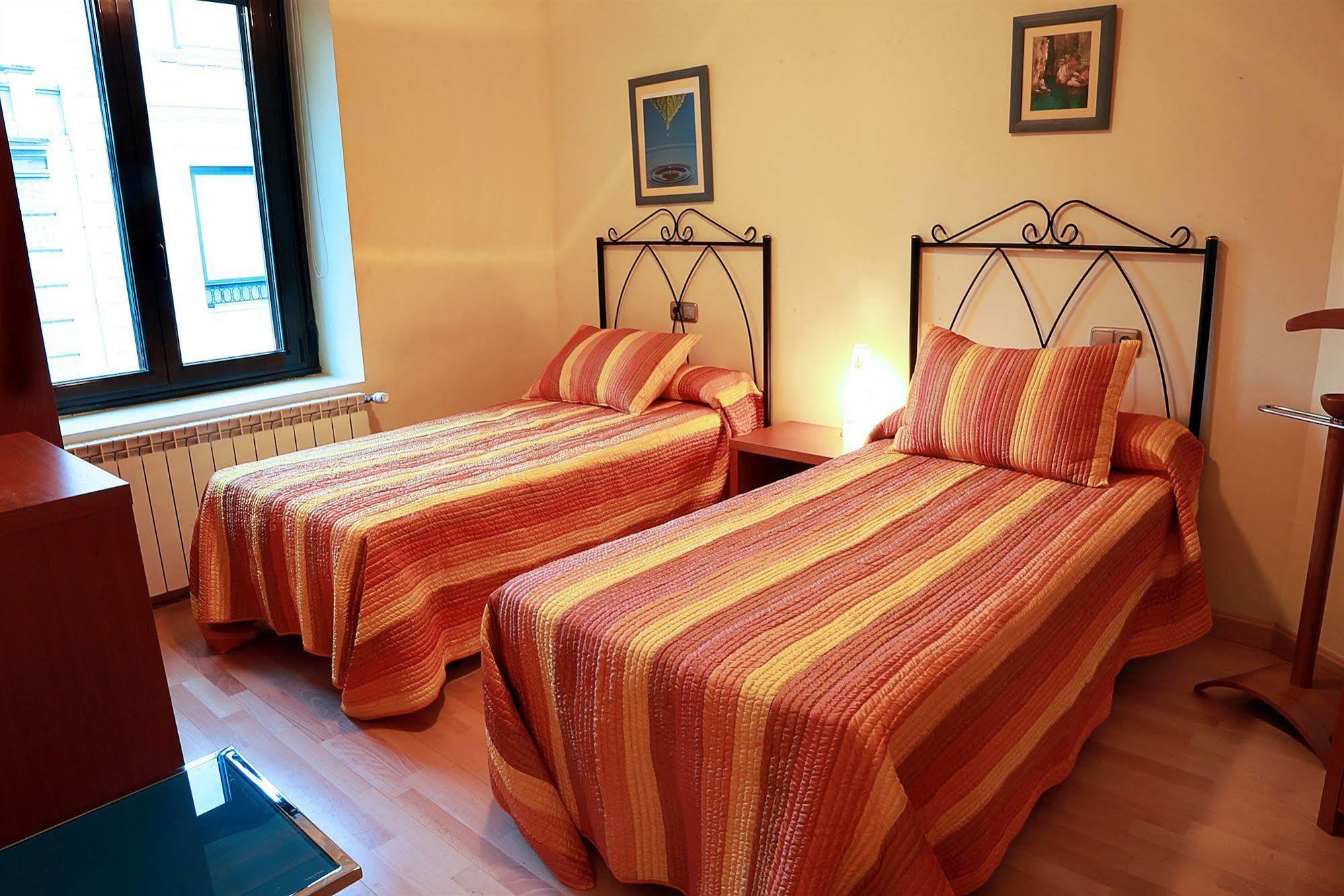 סלאמנקה Apartamentos Toro 33 מראה חיצוני תמונה